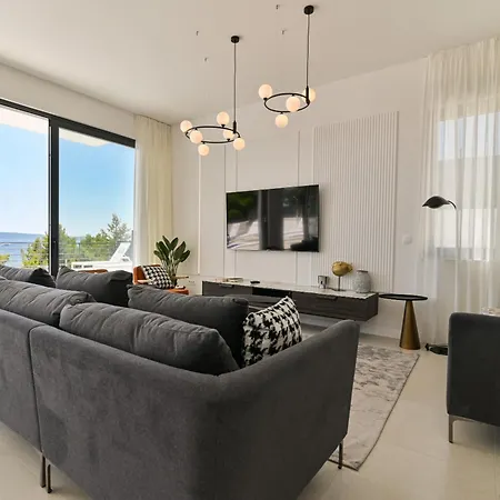 Luxury Aurora With Pool & Large Patio Villa *