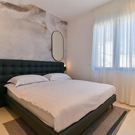 Luxury Aurora With Pool & Large Patio Trogir
