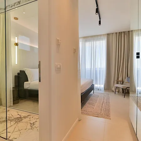 Villa Luxury Aurora With Pool & Large Patio