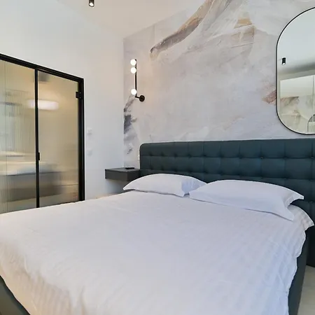 Villa Luxury Aurora With Pool & Large Patio