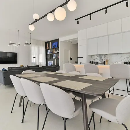 Luxury Aurora With Pool & Large Patio * Trogir