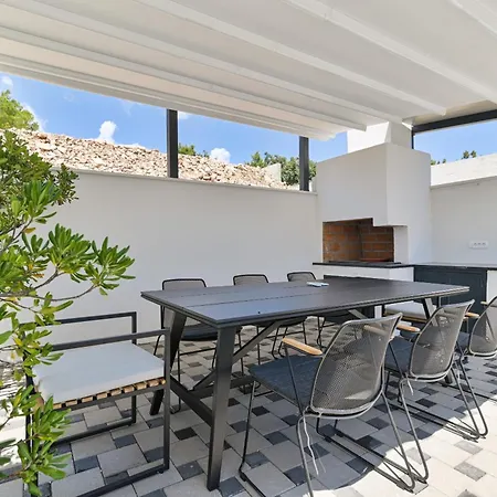 Luxury Aurora With Pool & Large Patio *