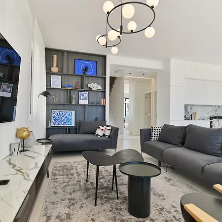 Villa Luxury Aurora With Pool & Large Patio *