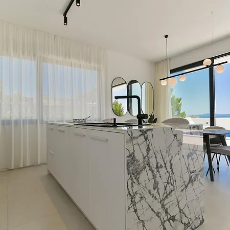 Luxury Aurora With Pool & Large Patio *